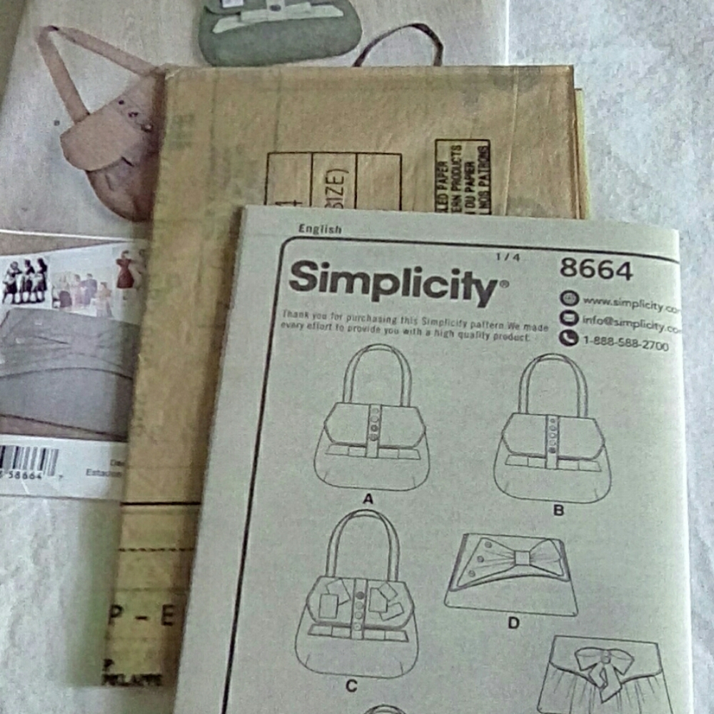 Simplicity 8664 bags in 4 styles, New and uncut - Picture 3 of 4